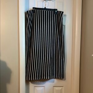 LOFT Black and White Midi Pencil Skirt Work